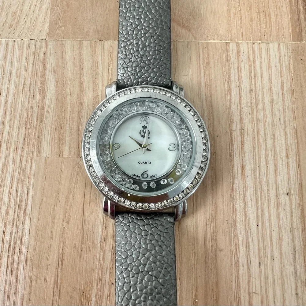 Premier designs ladies silver tone gray fashion watch NEW BATTERY